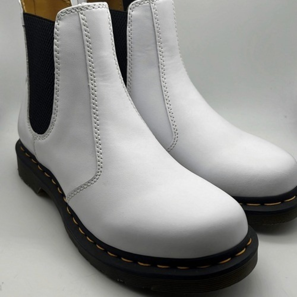 Dr. Martens Women's 2976 Chelsea Boot Leather Boots- NWB- Women Size 9 | Eur 41